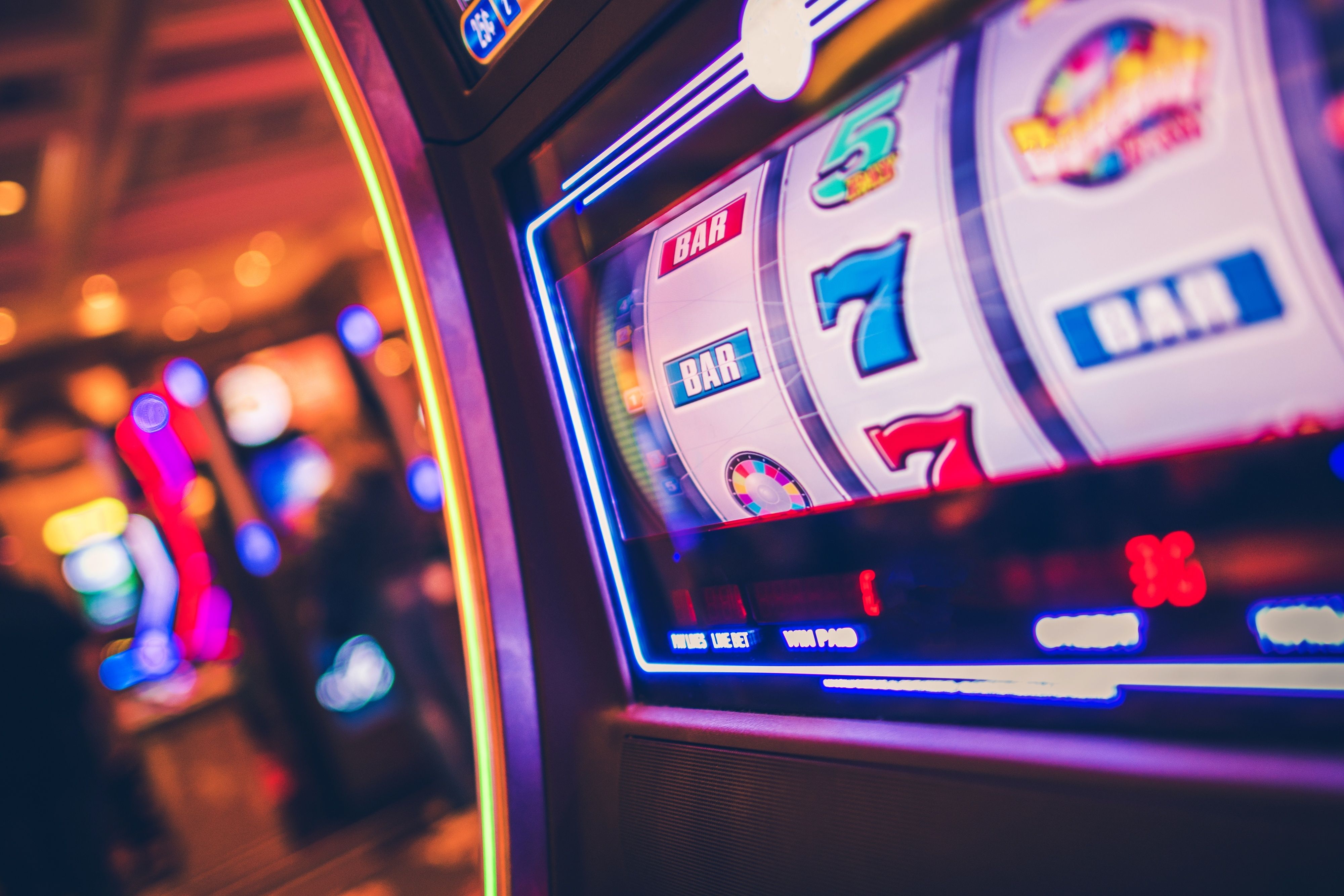 Sweet Bonanza tumble mechanic. Sweet Bonanza slot showing tumble feature and bonus symbols